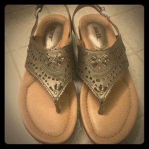 Earth Clove - Gold sandals 7.5 - never worn